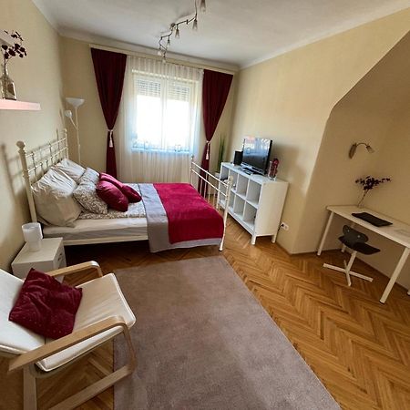 Downtown Hideaway Apartman Budapest Bagian luar foto