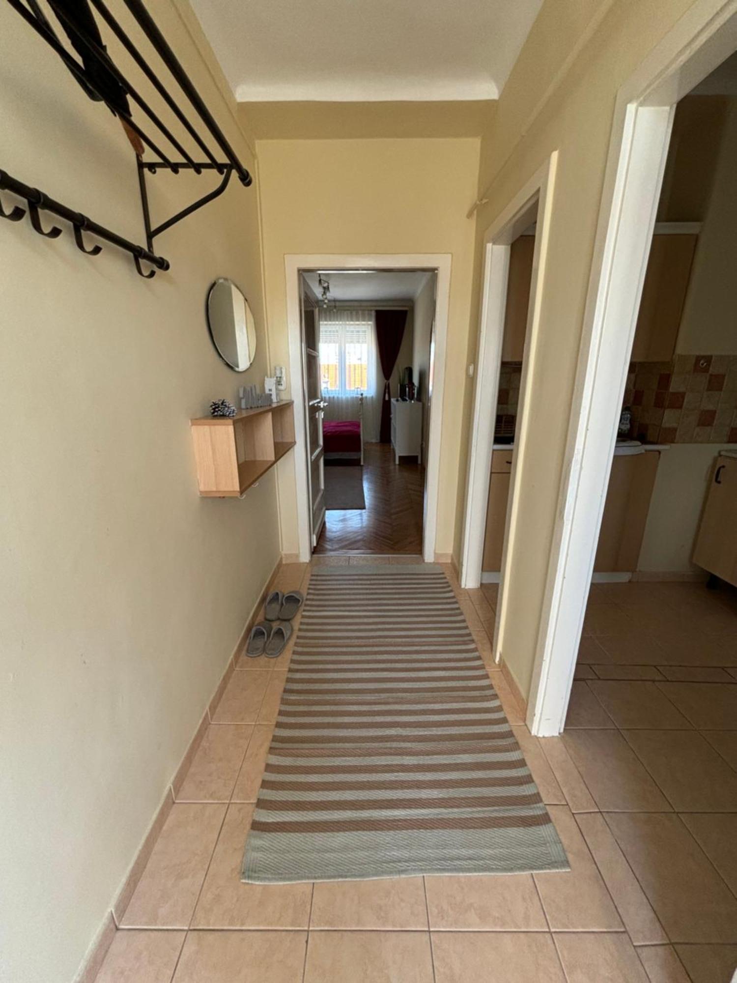 Downtown Hideaway Apartman Budapest Bagian luar foto