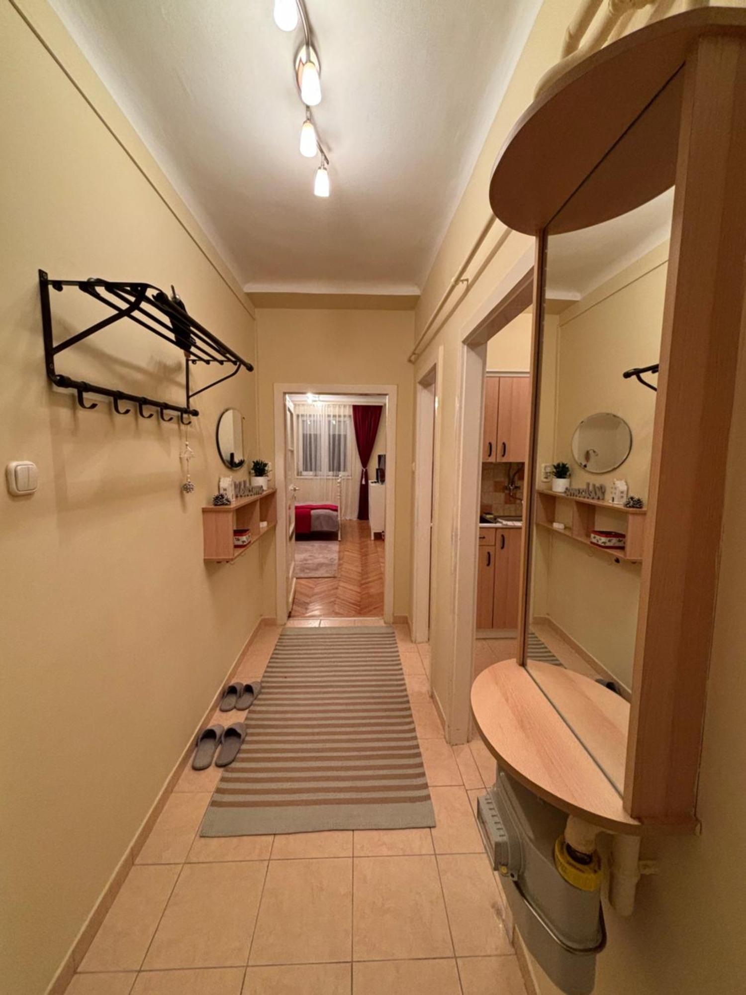 Downtown Hideaway Apartman Budapest Bagian luar foto