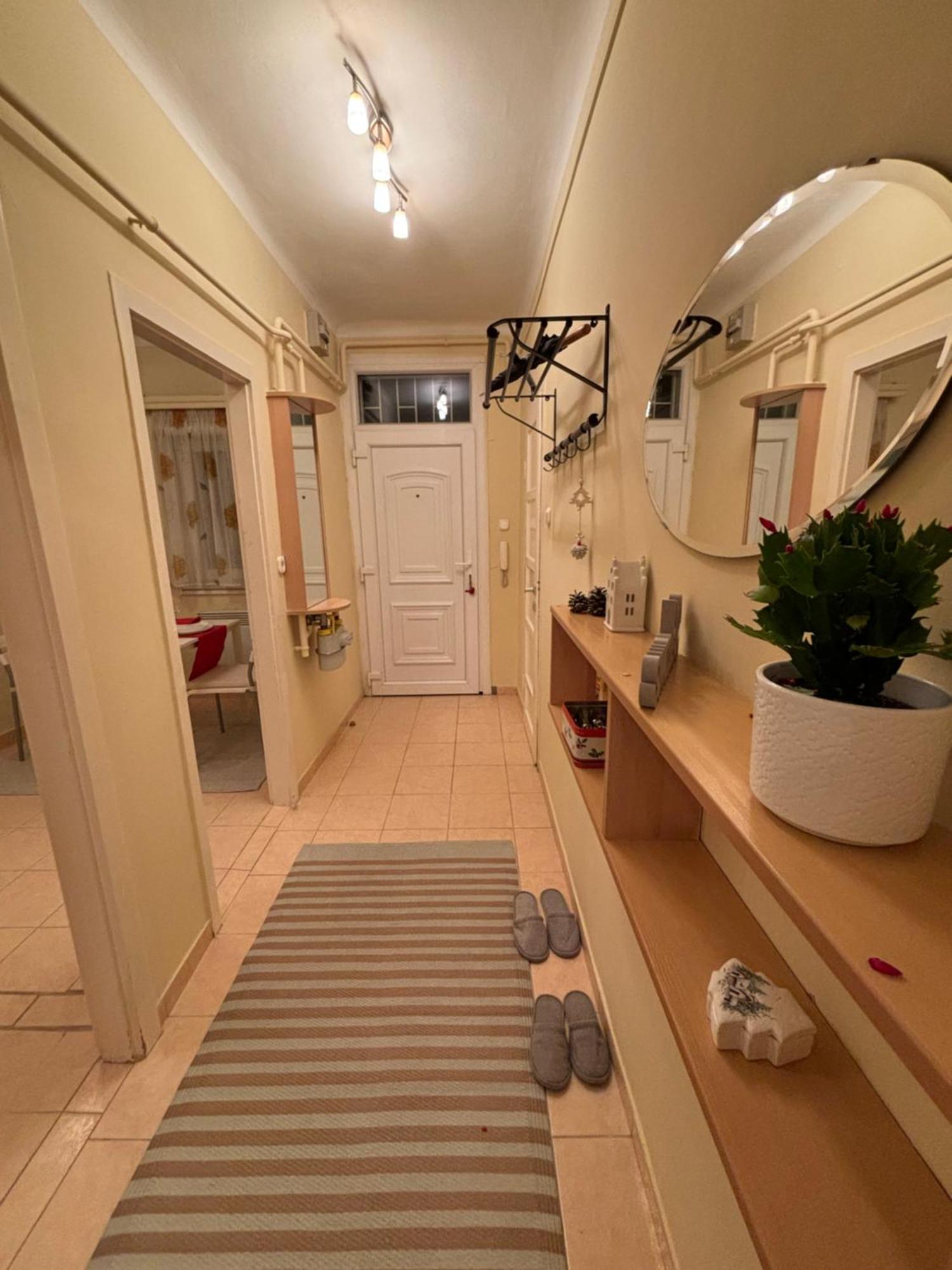 Downtown Hideaway Apartman Budapest Bagian luar foto