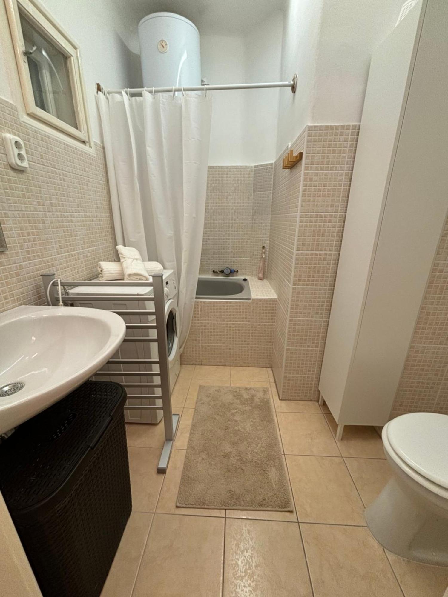 Downtown Hideaway Apartman Budapest Bagian luar foto